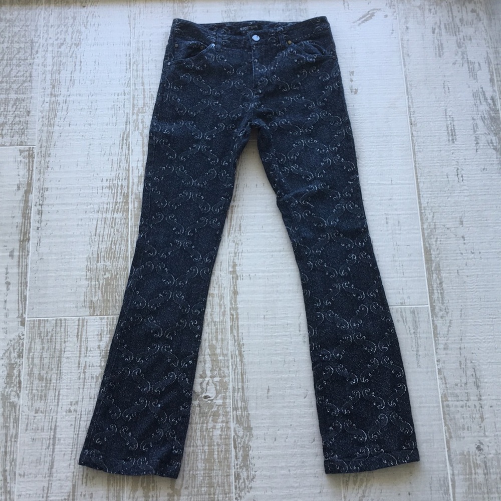 Etcétera Jeans with Subtle Design